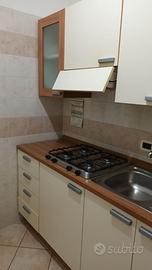 cucina completa con  frigo