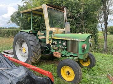 Trattore john deere 2120