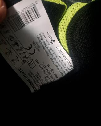 tuta da sci ragazza e casco