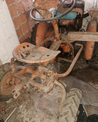 Trattore agricolo