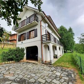 VILLA INDIPENDENTE con 2.800 mq di giardino