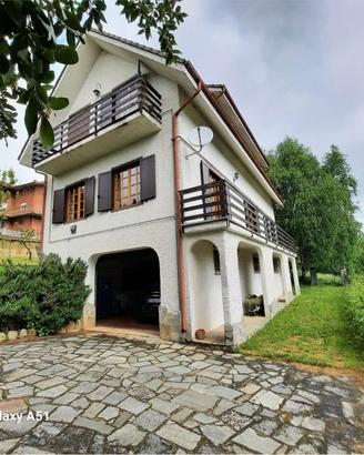 VILLA INDIPENDENTE con 2.800 mq di giardino