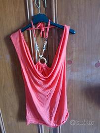 maglietta con bretelle allacciata dietro