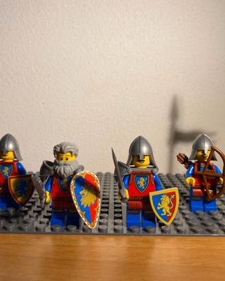 Lego Castle - Lotto 6 Soldati /Fazione Lion Knighs
