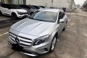 MERCEDES GLA 180d