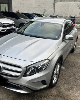 MERCEDES GLA 180d