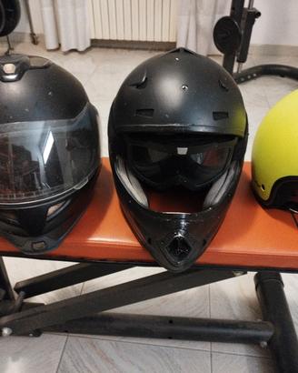 caschi taglia XL e L