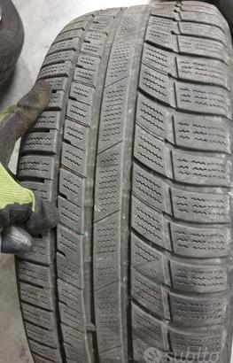 Pneumatici invernali Toyo 225/50 R17 98V