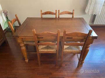 Tavolo in legno allungabile