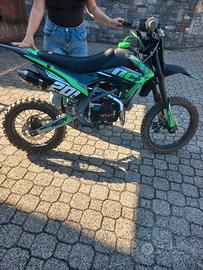 Pit bike/dirt bike
