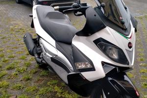 Aprilia SR Max 300 - 2013