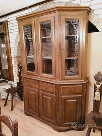 Elegante credenza/vetrina in legno massello