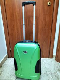 valigia verde piccola 45x30 euro 15