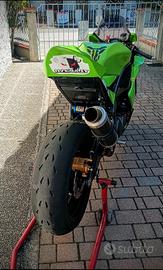 Kawasaki Ninja ZX10 R pista