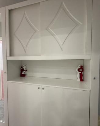 Mobile d arredo bianco  con specchio
