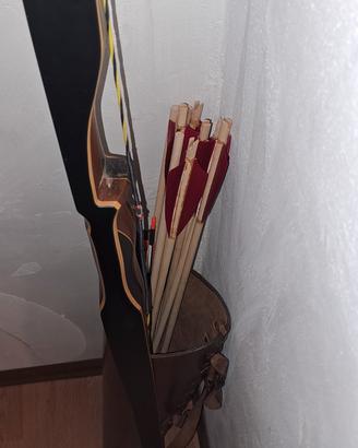 Arco Longbow 30" + faretra  + custodia