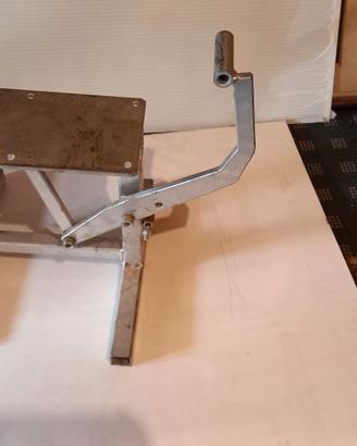 Cavalletto alza moto