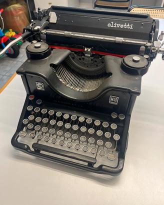 Macchina da Scrivere Olivetti M40