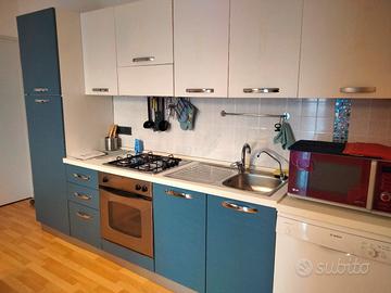 Cucina completa di elettrodomestici 