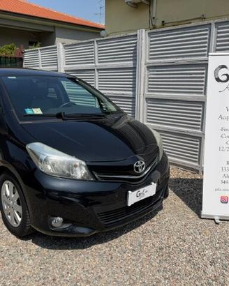 Toyota Yaris 1.3 5 porte Lounge **AUTOMATICA**