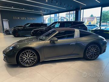PORSCHE 992 Targa 4S