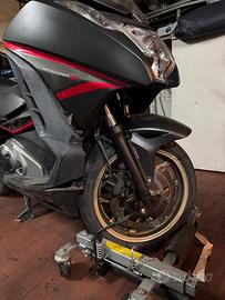 Honda Integra 750 incidentata