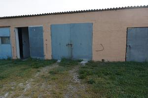 Garage/box ed anche posti scoperti