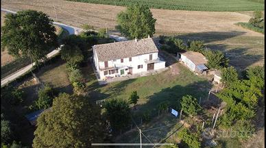 Casolare bifamiliare divino amore