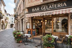 Bar gelateria in piazza centrale di Verona 21R