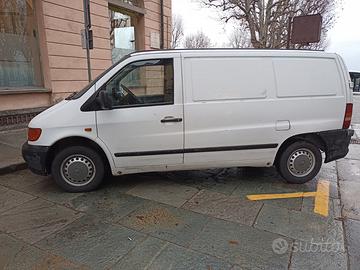 Mercedes Vito W638 (MERCEDES ESPANA SA 110CDI25)