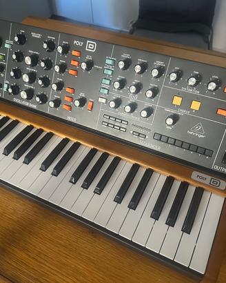 Behringer poly d