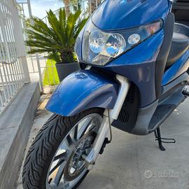 Beverly 200