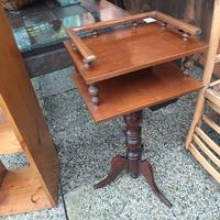 mobiletto ingresso antico