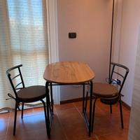 tavolo ovale  e 2 sedie
