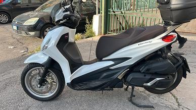 Beverly 400