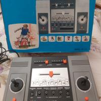 Console nuova d'epoca con giochi integrati box 