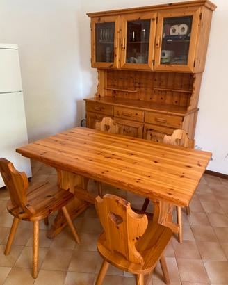 Credenza piu’tavolo e sedie in pino