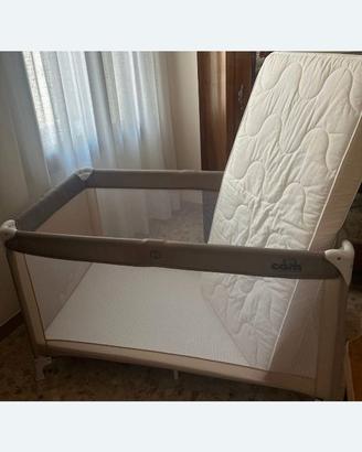 Lettino pieghevole CAM con doppio materasso.