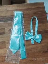 Cravatta e papillon azzurri 