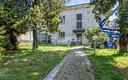 villa-bifamiliare-con-ampio-giardino