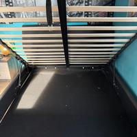 Letto matrimoniale con tanstiera morbida