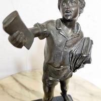 Scultura  colore bronzo