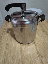 Pentola a pressione Aeternum + ricettario 