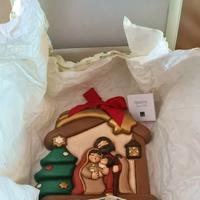 Formella Thun Sacra Famiglia con albero di Natale