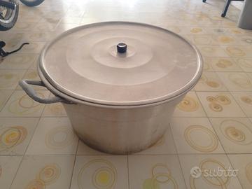 Pentolone con coperchio 