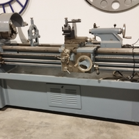 Attrezzatura officina tornio Fresatrice