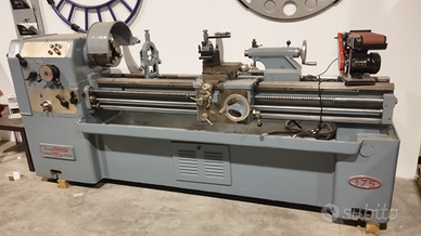 Attrezzatura officina tornio Fresatrice