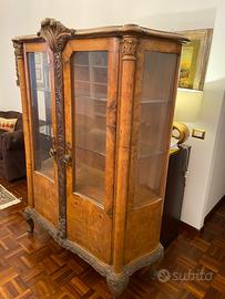 Vetrina stile chippendale