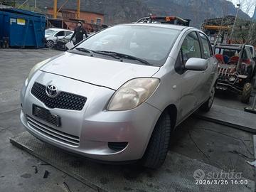 TOYOTA YARIS 1.0 B 2007 1KRFE  PER RICAMBI
