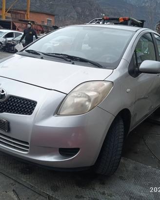 TOYOTA YARIS 1.0 B 2007 1KRFE  PER RICAMBI